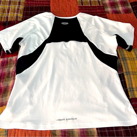 Under Armour Vented Quick dry Cooling Sport Top - Picture 2 of 11